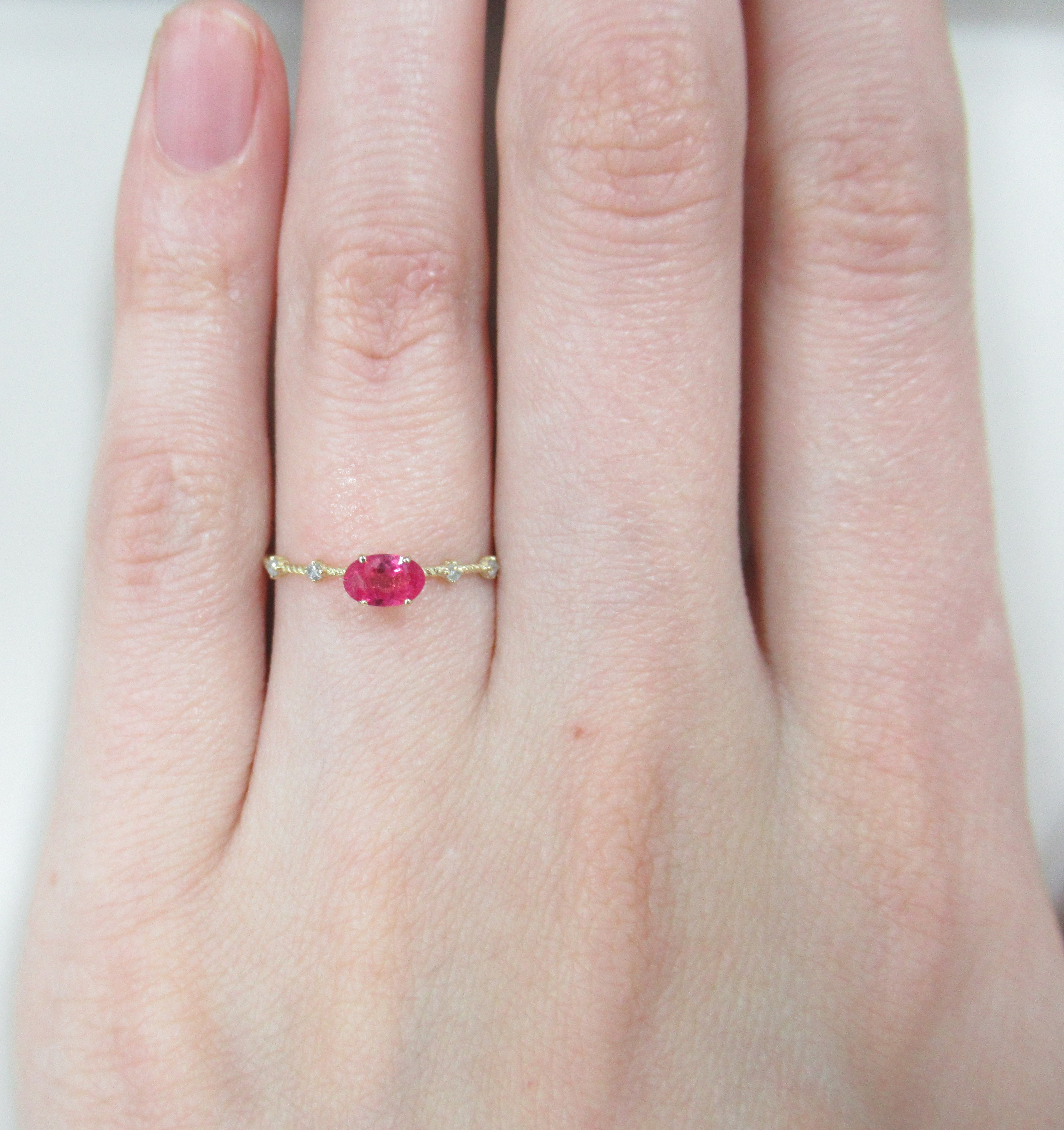 Кольцо из желтого золота с рубином